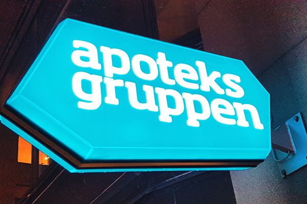 Apoteksgruppen Arlanda Airport, Stockholm - Dubbelsidig ljuslåda
