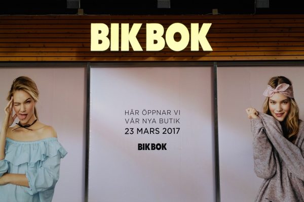 Bik Bok Stockholm - Fasadskylt