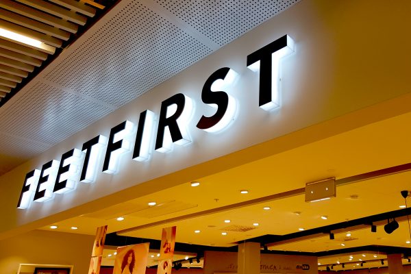 Feet First - Belysta separatmonterade